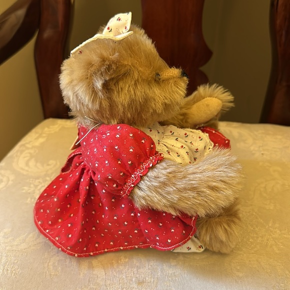 Bears by Reanee handcrafted Essie mohair teddy bear, created on April 14, 1988 - Picture 4 of 15